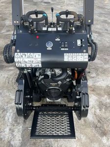 Minicargador de pista compacta usado, equipo KRT usado, capacidad ST 650 500 lbs 23 HP - Product Image 6