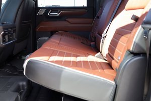 GMC Sierra 3500 HD Denali Ultimate 2024, Tracción en las Cuatro Ruedas, Cabina Doble, Faros LED, Neumáticos R20, Volante a la Izquierda, Camioneta - Product Image 2