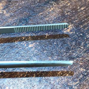 Juego de Pinzas Manuales de Acero Inoxidable de 8 Pulgadas, Duraderas, Reutilizables, Clase I, Alta Calidad, 2 Años de Garantía, para Cirugía - Product Image 3