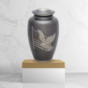 Nouvelles urnes funéraires de qualité supérieure pour cendres humaines, urnes commémoratives décoratives en métal faites à la main pour adultes - Product Image 3