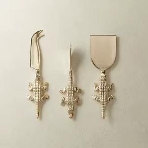 Juego de Cuchillo y Servidor de Queso de Acero Inoxidable con Mango con Recubrimiento de Polvo Negro, Apto para Lavavajillas - Product Image 3