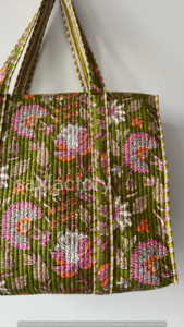 กระเป๋าผ้าคอตตอนทำมือสำหรับผู้หญิงสีเขียวลายดอกไม้สีชมพูมีซิปปิดสะดวกซื้อของชำ - Product Image 3