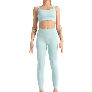 Ensemble de yoga sans couture à col carré, taille haute, couleur tendance, taille ajustée, vêtements de fitness de qualité supérieure pour femmes. - Product Image 2