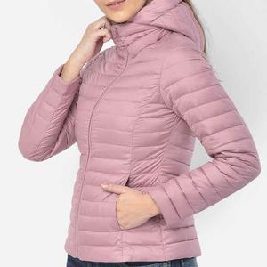 Chaqueta de Invierno Nueva, Relleno de Algodón, Transpirable, Personalizada, Tipo Burbuja, para Mujer, con Capucha, Tinte Liso, Nailon de Alta Calidad - Product Image 3