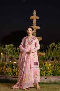 Mujer de talla grande indio étnico marfil Mul Chanderi Kurta yugo pesado encaje de ganchillo forro de trabajo adjunto Salwar Kameez tallas M 2XL - Product Image 4