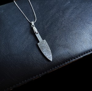 Handmade Damascus steel mini pendant, birthday gift, gift for her, new fashion, handmade pendant - Product Image 3