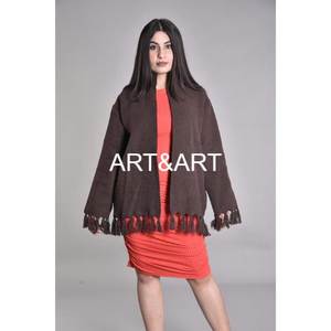 Manteau d'hiver matelassé fait à la main pour femmes en tricot respirant régulier Suzani TNT avec broderie en coton cadeau parfait pour les femmes - Product Image 3