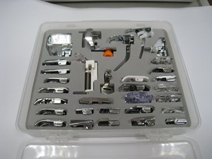 Juego de 32 Prensatelas XXS232 para Máquina de Coser Doméstica SINGER - Product Image 2