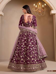 Venta caliente hermoso arte seda Lehenga Choli con blusa y bordado Dupatta y fabricante de trabajo de lentejuelas de Surat - Product Image 5