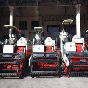 Moissonneuses-batteuses d'occasion à 4 rangs pour maïs, céréales, pommes de terre et manioc, haute productivité, à vendre - Product Image 1