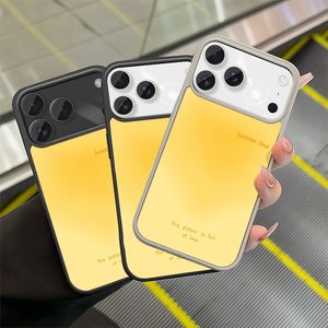 Custodia Magnetica Gialla per iPhone 17 Pro Max in TPU Morbido con Design Floreale Bianco, Unisex - Product Image 1