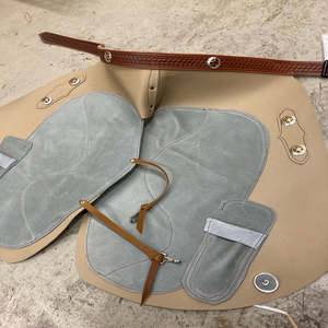 Delantal de herrador profesional Chap en cuero de vaca de fuerza para herraduras de caballos y aseo instrumentos veterinarios ecuestres - Product Image 6