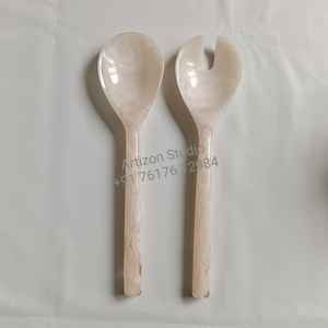 Juego único de resina para servir ensalada de vainilla, cuchara y tenedor coloridos hechos a mano para restaurante, buffet, hotel y comedor en casa - Product Image 4