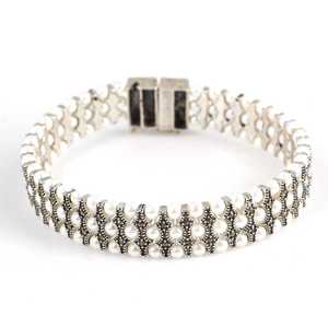 Bracelet tennis en argent sterling 925 avec perles et pierres de marcasite, accessoire de mode - Product Image 3