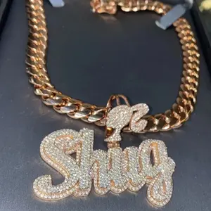 Pendentif personnalisé en moissanite VVS1, lettre cursive fine et petite, serti de pierres, en argent 925, bijoux hip hop, cadeau d'anniversaire pour femme - Product Image 1