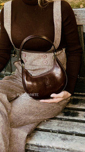 Bolso de Hombro Tipo Media Luna de Cuero Genuino Hecho a Mano en Italia, con Curtido Vegetal - Product Image 5