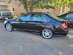Mercedes-Benz C300 d'occasion 2012 à prix bas à vendre - Product Image 3