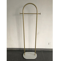 Porte-vêtements au sol autoportant Petit coin Porte-vêtements et porte-chapeau