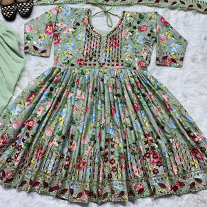 ชุดผ้าไหมชุดอินเดียแบบดั้งเดิมชุดแฟนซีสำหรับผู้หญิงดูแพตตา - Product Image 1