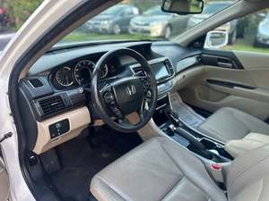 Honda Accord V6 EX-L FWD 2017 d'occasion, conduite à gauche, avec navigation et Honda Sensing, 50 000 à 75 000 miles, origine américaine - Product Image 2