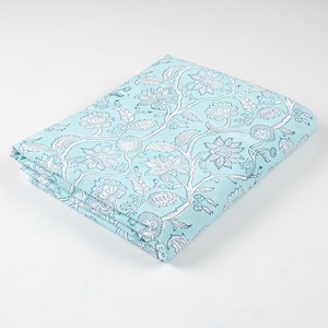 Tissu en coton 100% imprimé à la main avec motifs floraux ethniques, écologique et respirant, pour robes féminines - Product Image 1