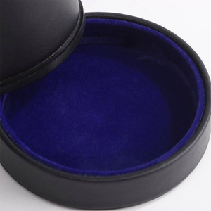 Vaso Mezclador de Dados Cuadrado de Cuero PU Ecológico Hecho a Mano con Logotipo Personalizado, Vaso de Casino Silencioso con Forro de Terciopelo para Juegos de Mesa - Product Image 2