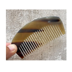 Peine de cuerno auténtico respetuoso con el medio ambiente herramienta hecha a mano duradera acabado pulido hecho de cuerno ideal para el peinado y cuidado del cabello - Product Image 3