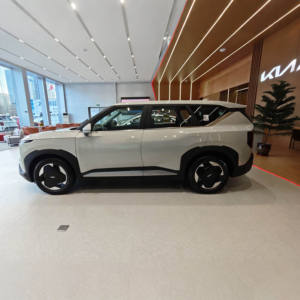 Coche Usado Kia EV5 Pure Luxury 530 720km 662km Air Land Wave Light Edition AWD 4WD Vehículo de Nueva Energía EV Coche SUV Kia EV5 - Product Image 2