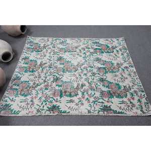 พรมตุรกีโบราณ ขนาด 5.5x4.3 ฟุต พรมลายดอกไม้สีขาวเขียว - Product Image 1