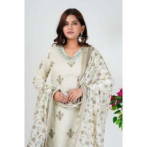 Conjunto de Kurta Floral de Chifón con Dupatta y Mangas 3/4 - Elegante Color Blanco Hueso - Product Image 5