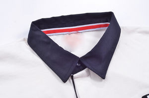 Polo cómodo transpirable de manga larga escolar para hombre con logotipo bordado personalizado - Product Image 3