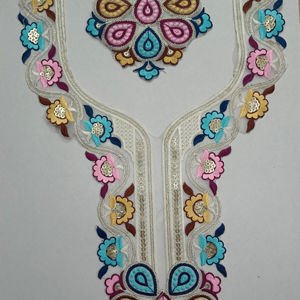 Col brodé en filet fantaisie avec patchs ethniques de travail de séquence pour les décolletés à la mode sur les robes Kurtis Blouses Tailoring - Product Image 1