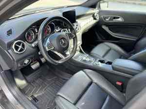 AMG GLA45 2018 d'occasion en excellent état, 375 ch, moteur turbo 4 cylindres, faible kilométrage, aucun problème mécanique, prêt à rouler - Product Image 3