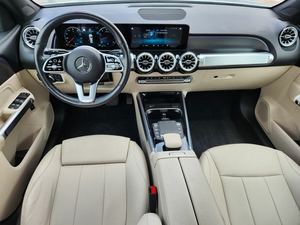 Usado cuidadosamente 2022 Mercedsii-Ben GLB 250 4 MATIC - Product Image 2