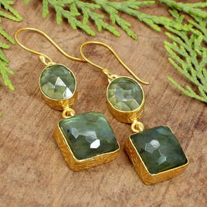 Boucles d'oreilles pendantes à la mode en améthyste verte en gros - Product Image 5