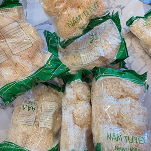 Champignons de neige séchés biologiques frais Champignons blancs Exportation Vietnam - Product Image 1