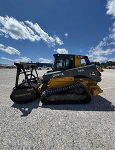 Livraison gratuite John D 333G Chargeuse sur chenilles forestière avec broyeur forestier, homologuée CE EPA - Product Image 5