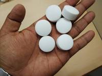 Comprimés de sel d'origine indienne de meilleure qualité pour la régénération de l'eau Sels inorganiques compacts solides et lisses