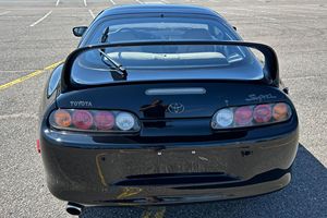 Supra 1995 con Motor de 6 Cilindros en Línea y Doble Turbo - Product Image 2