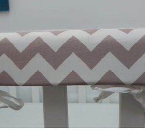 Tapis de dentition gris pour berceau Chevron 100% coton convient à la plupart des lits, y compris Boori - Product Image 2