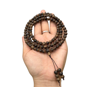 Pulsera de cuentas de madera de Oud de alta calidad de Vietnam, 108 cuentas de 6 mm, ideal para uso subacuático - Product Image 2