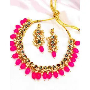 Ensemble de collier à une seule couche en Kundan perlé rose, plaqué or, cuivre et zircon, avec plaque dorée pour mariages ou bijoux raffinés - Product Image 3