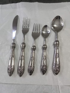 การออกแบบช้อนและชุดช้อนส้อมที่กำลังเป็นที่นิยม ทำจากโลหะคุณภาพสูง ใช้ในบ้านและร้านอาหาร - Product Image 2