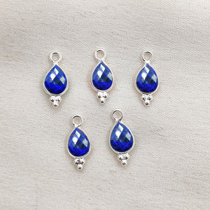 Charmes en lapis-lazuli en forme de poire, sertis à la main, en lapis-lazuli taillé en briolette, pendentif en argent sterling 925, fabrication de bijoux, charme en vrac - Product Image 1