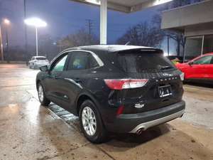 Ford Escape SE 2023 Manual Turbo Sedán con Asientos de Cuero Oscuro en VENTA - Product Image 5