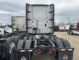 ¡COMPRA AHORA! Manipuladores de servicio pesado para camiones dormitorio LT 450HP 2022 con transmisión automática de 12 velocidades - Listos para enviar. - Product Image 4