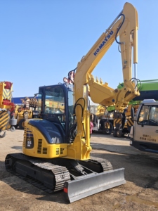 Mini pelle sur chenilles Komatsu PC55mr-3 5.5 tonnes d'occasion PC 55 Digger PC55MR à vendre - Product Image 2