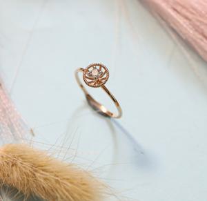 Anillo de compromiso de diamantes chapado en oro rosa de 14 quilates de diseño elegante más vendido Anillo de aniversario de boda de moda Radiate Love IGI - Product Image 1