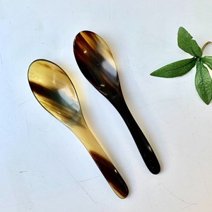 Cuchara moderna hecha de cuerno utensilios personalizados naturales cucharas de caviar de cuerno de búfalo ecológicas - Product Image 2