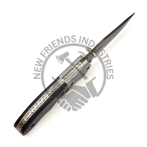 Couteau pliant élégant en acier Damas avec manche en bois, conçu pour les activités de plein air, la chasse et les occasions de cadeaux (OEM) - Product Image 4